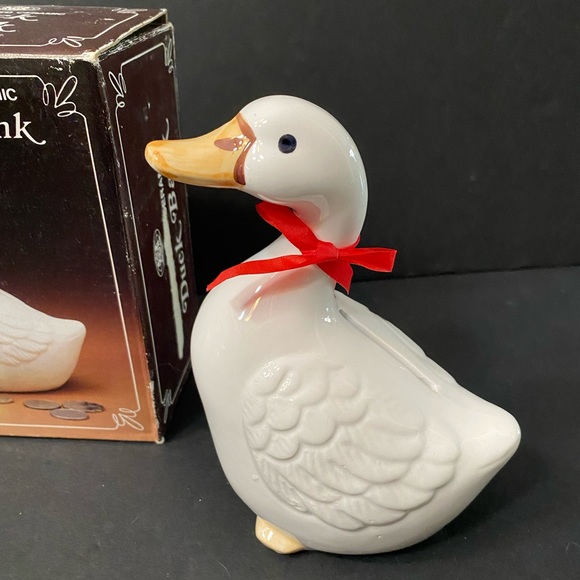 Vintage Christmas White Dunk Bank Hand Painted Ceramic Brand new in box - Picture 6 of 11